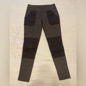 New, no tags. Black/gray Carhartt force leggings. Size M 8/10.